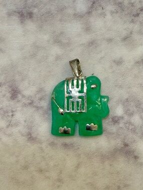 Green Elephant jade white gold 14k Pendant Necklace